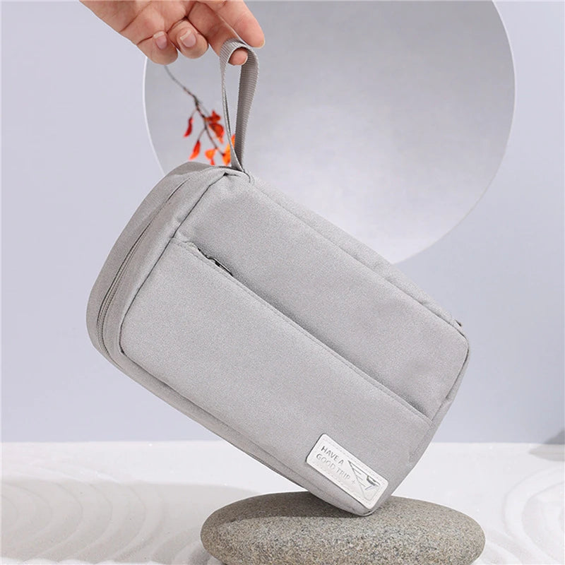 trousse de toilette pliable suspendue