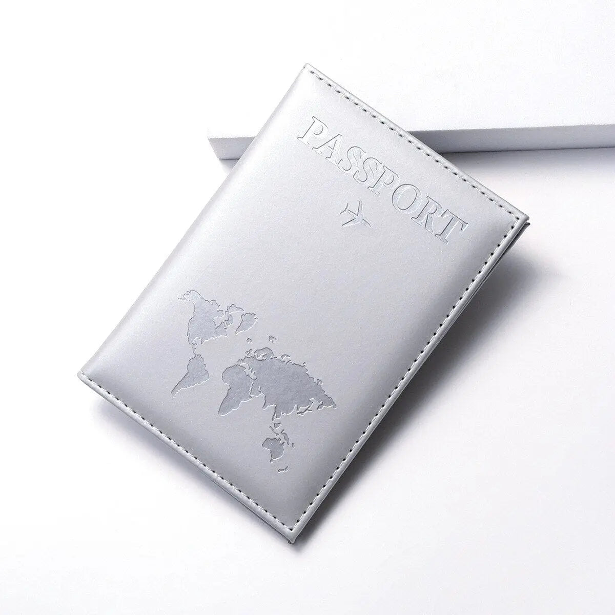 etui passeport carte mappemonde gris